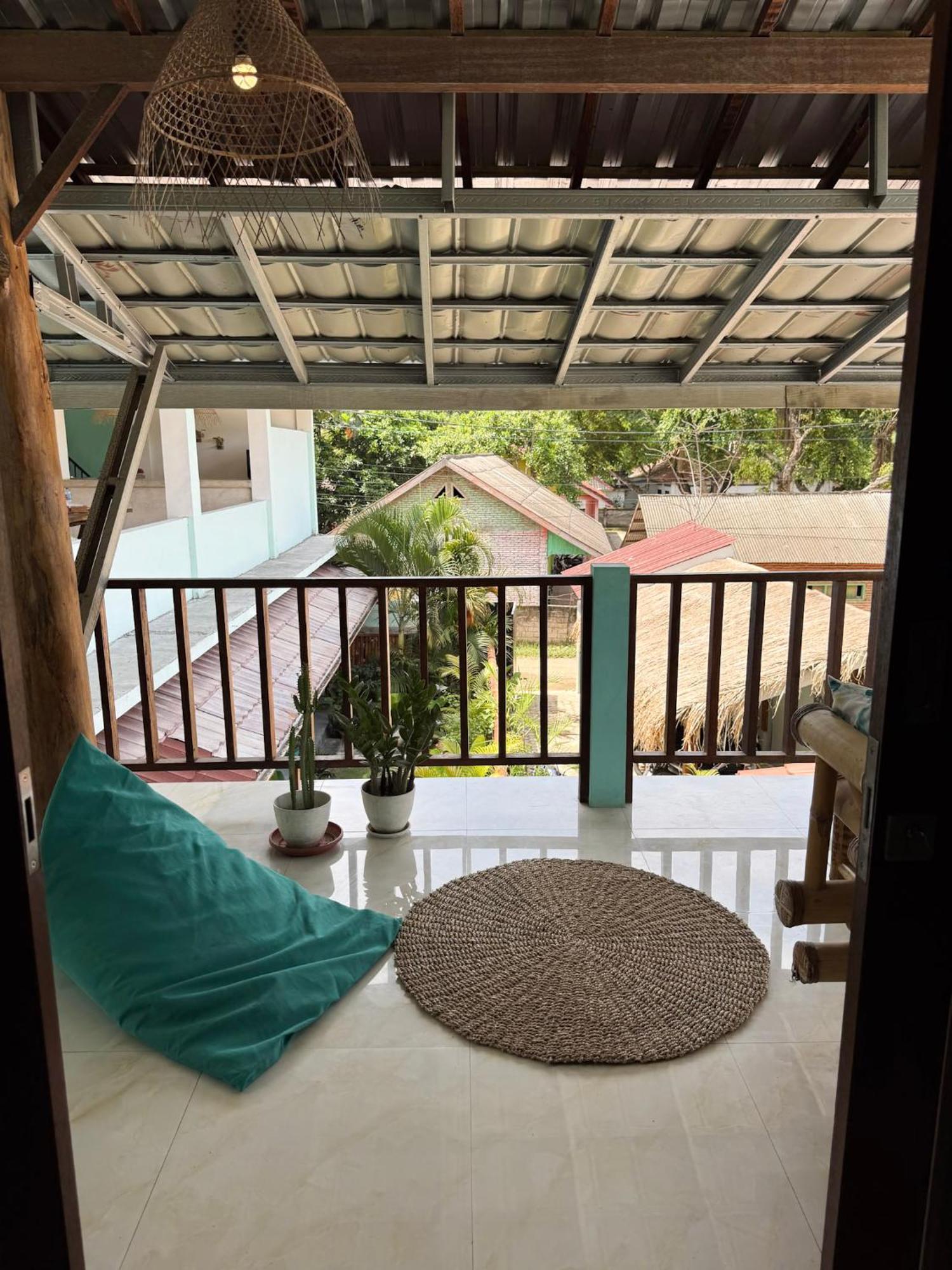 Secret Spot Surf And Stay Kuta  Εξωτερικό φωτογραφία