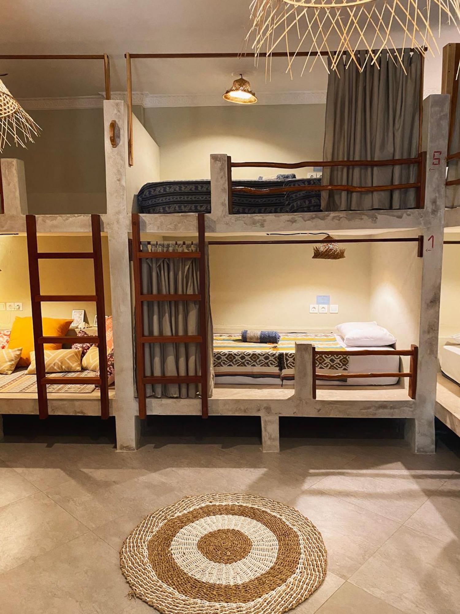 Secret Spot Surf And Stay Kuta  Εξωτερικό φωτογραφία