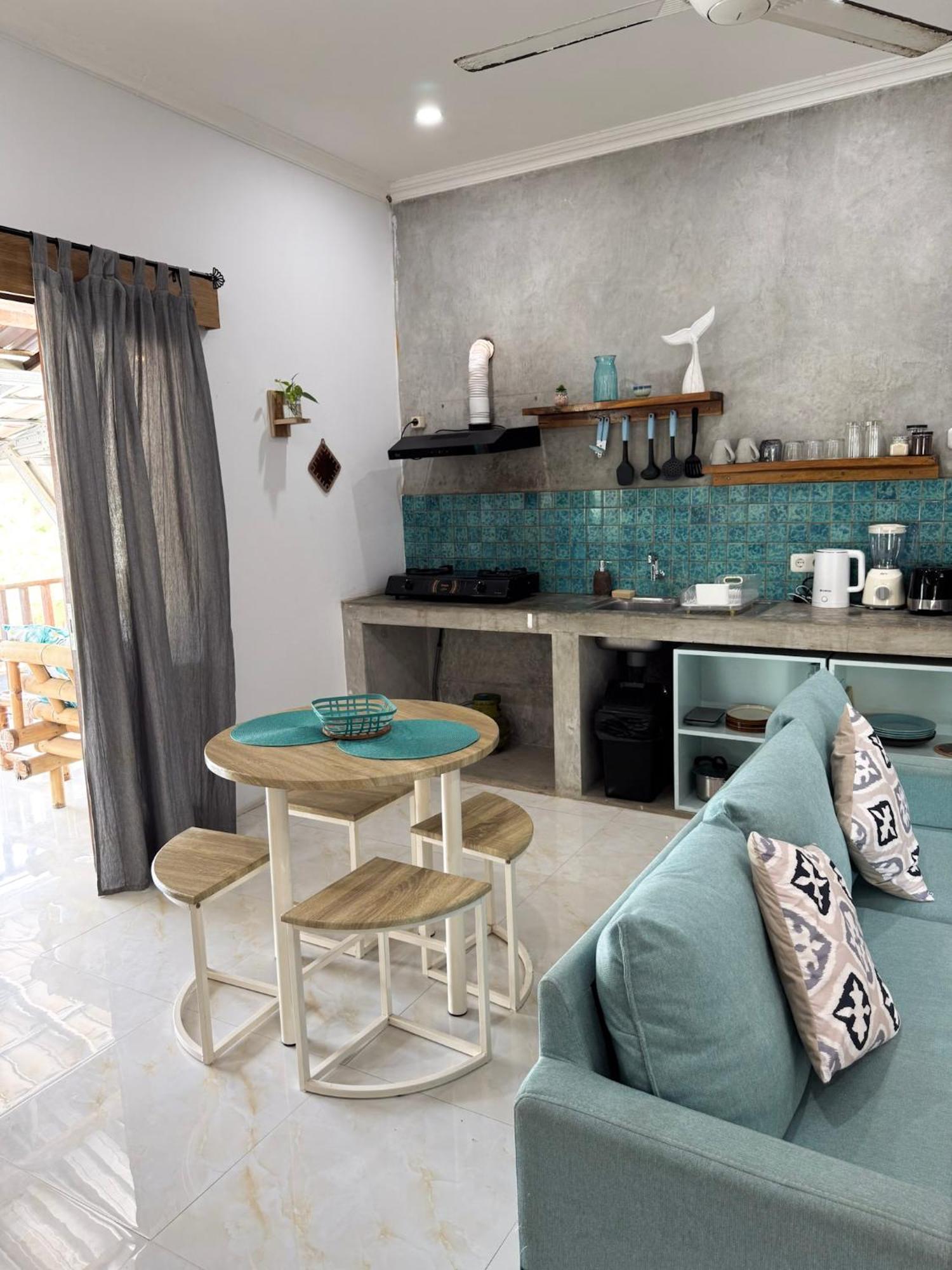 Secret Spot Surf And Stay Kuta  Εξωτερικό φωτογραφία