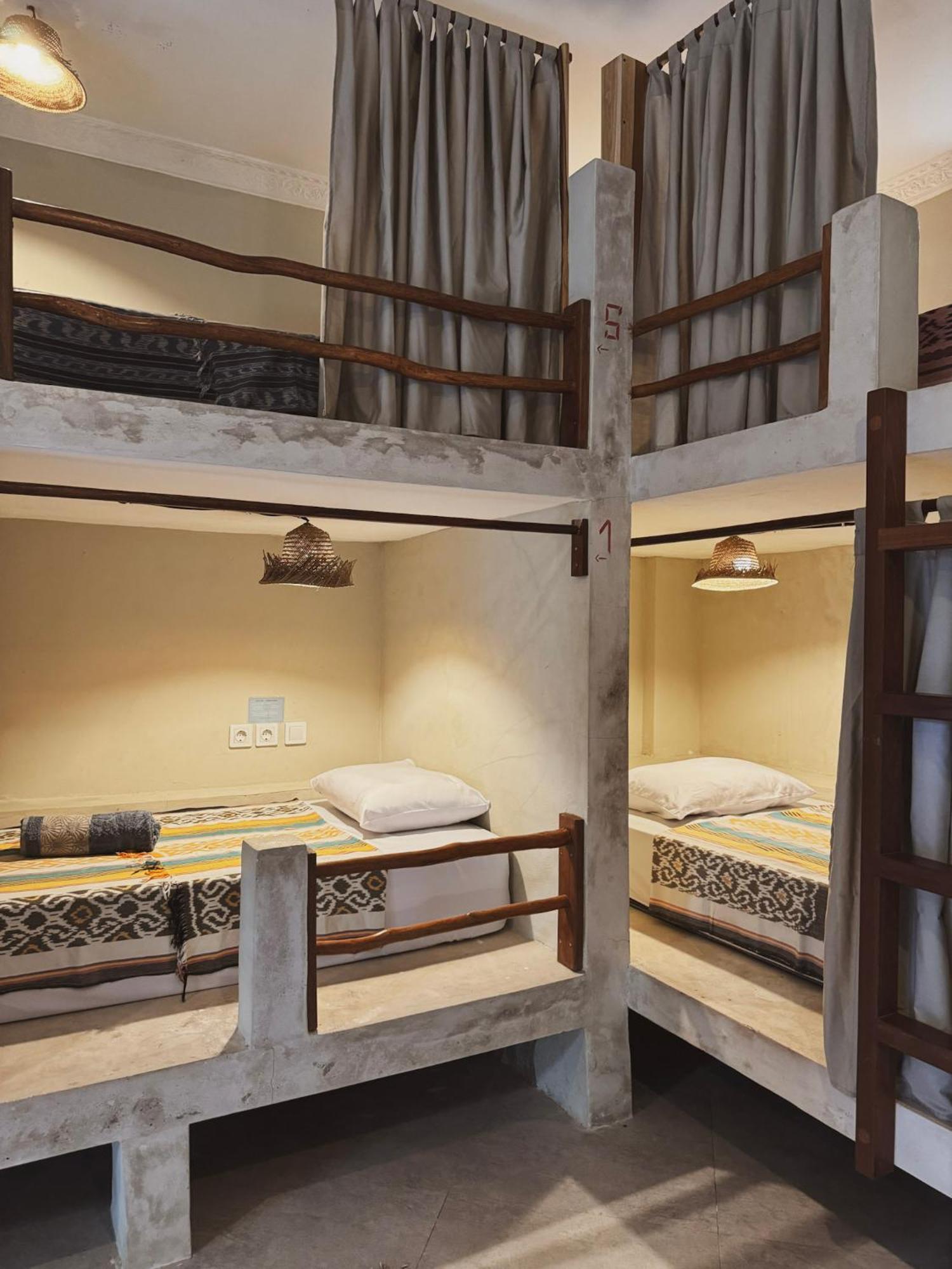 Secret Spot Surf And Stay Kuta  Εξωτερικό φωτογραφία