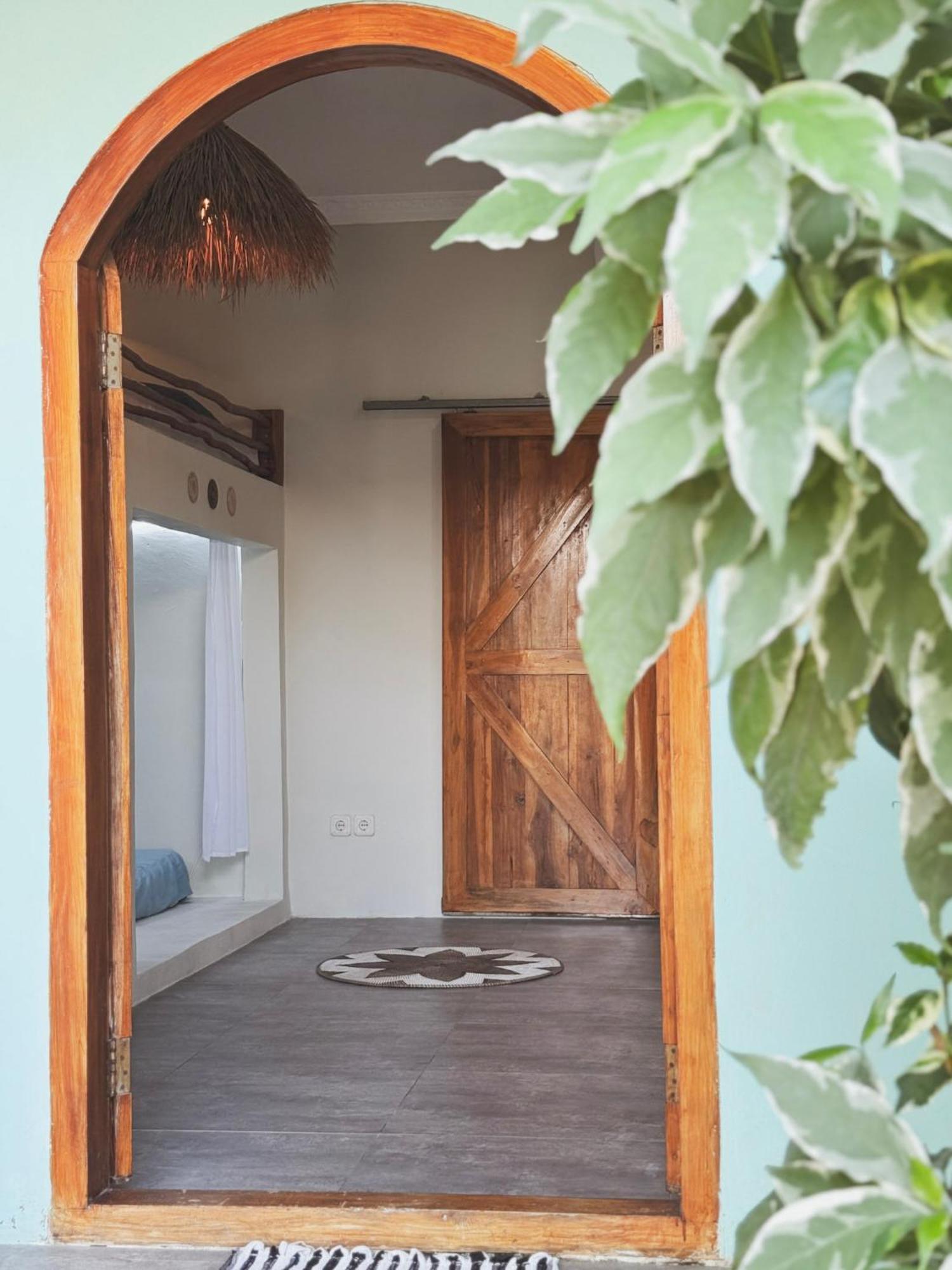 Secret Spot Surf And Stay Kuta  Εξωτερικό φωτογραφία